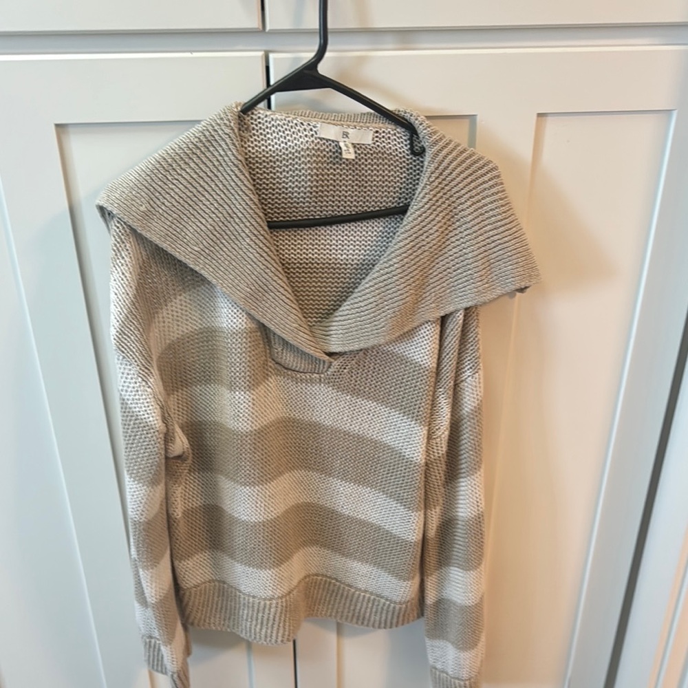 Banana Republic Beige and Cream Striped Turtleneck Sweater